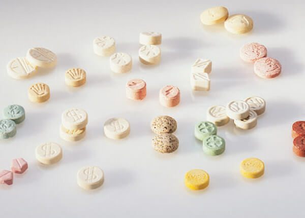 Ecstasy - Tabletten - XTC - MDMA, MDA, MDE